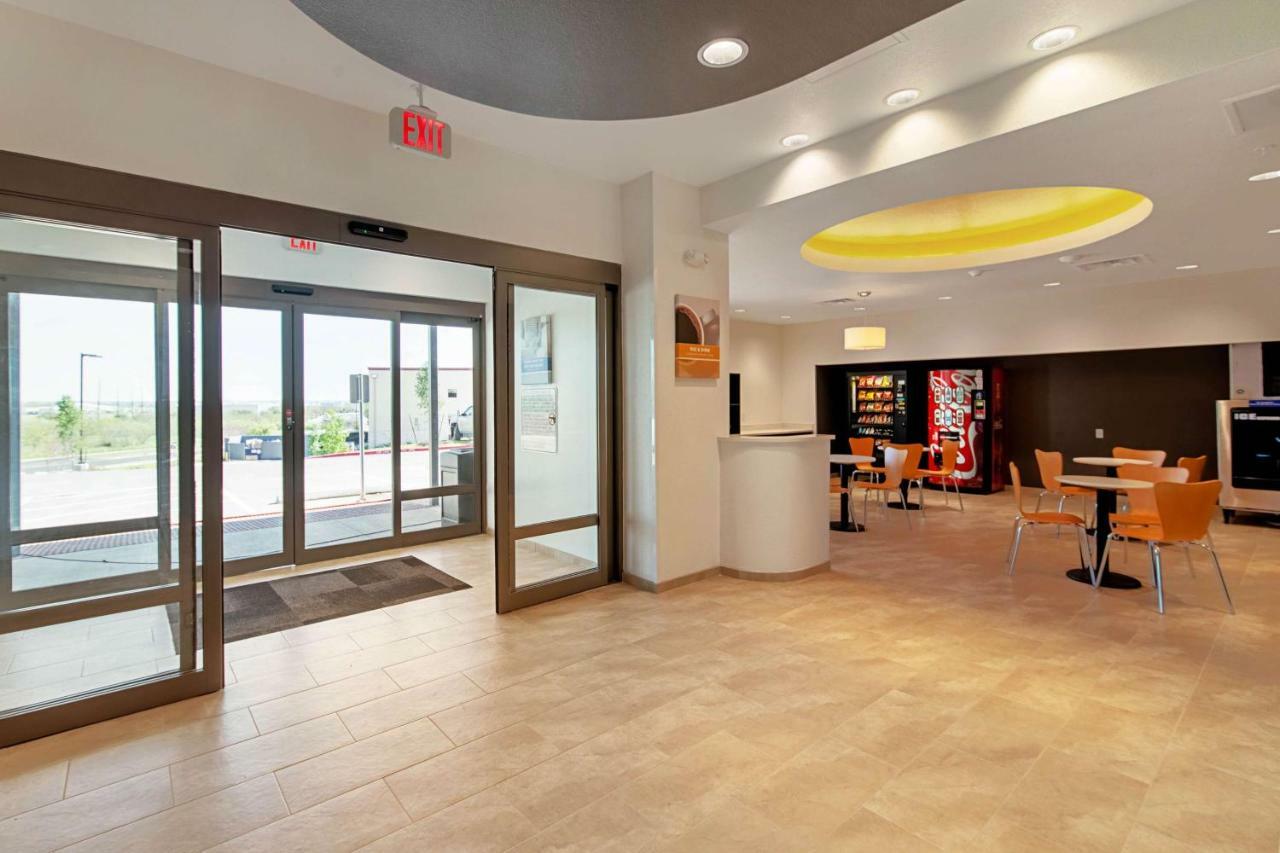 Motel 6 Austin Airport Esterno foto
