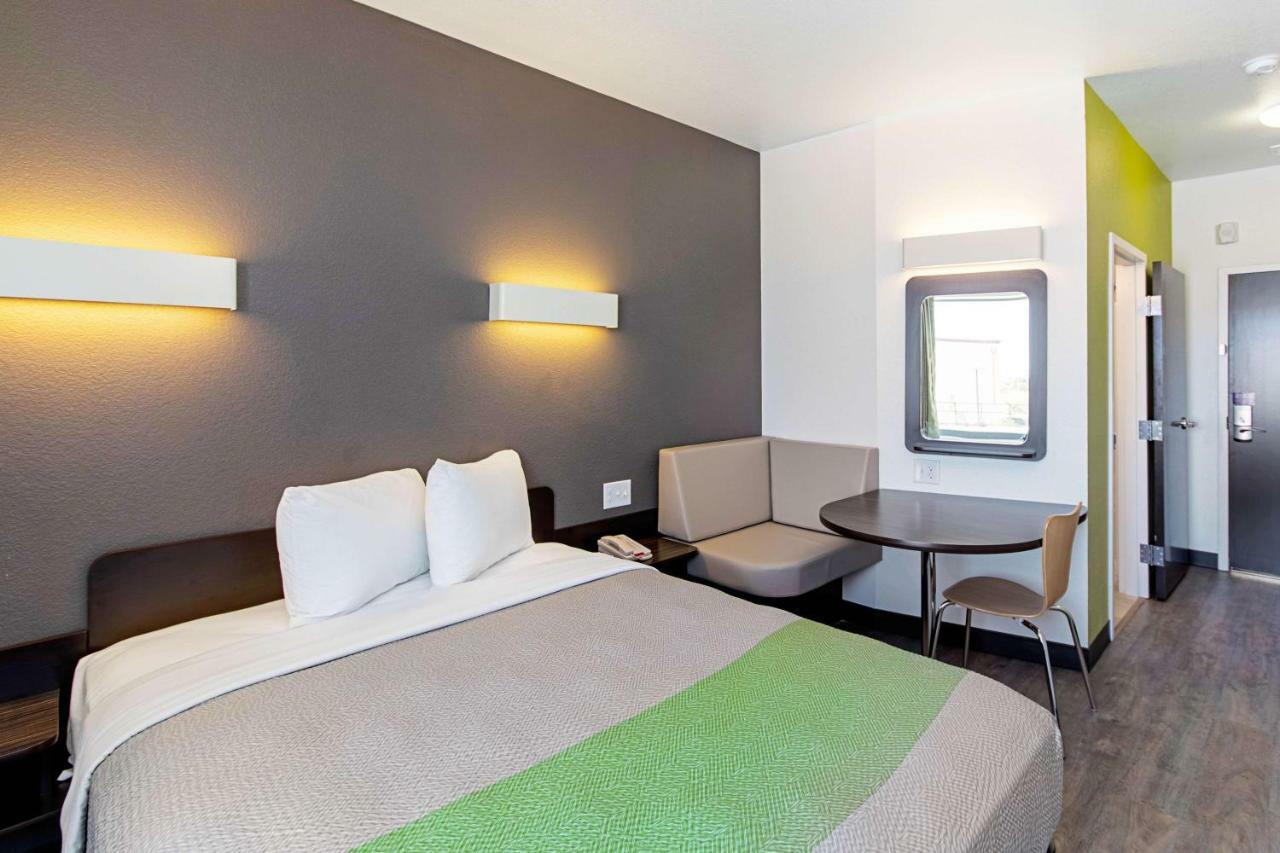 Motel 6 Austin Airport Esterno foto