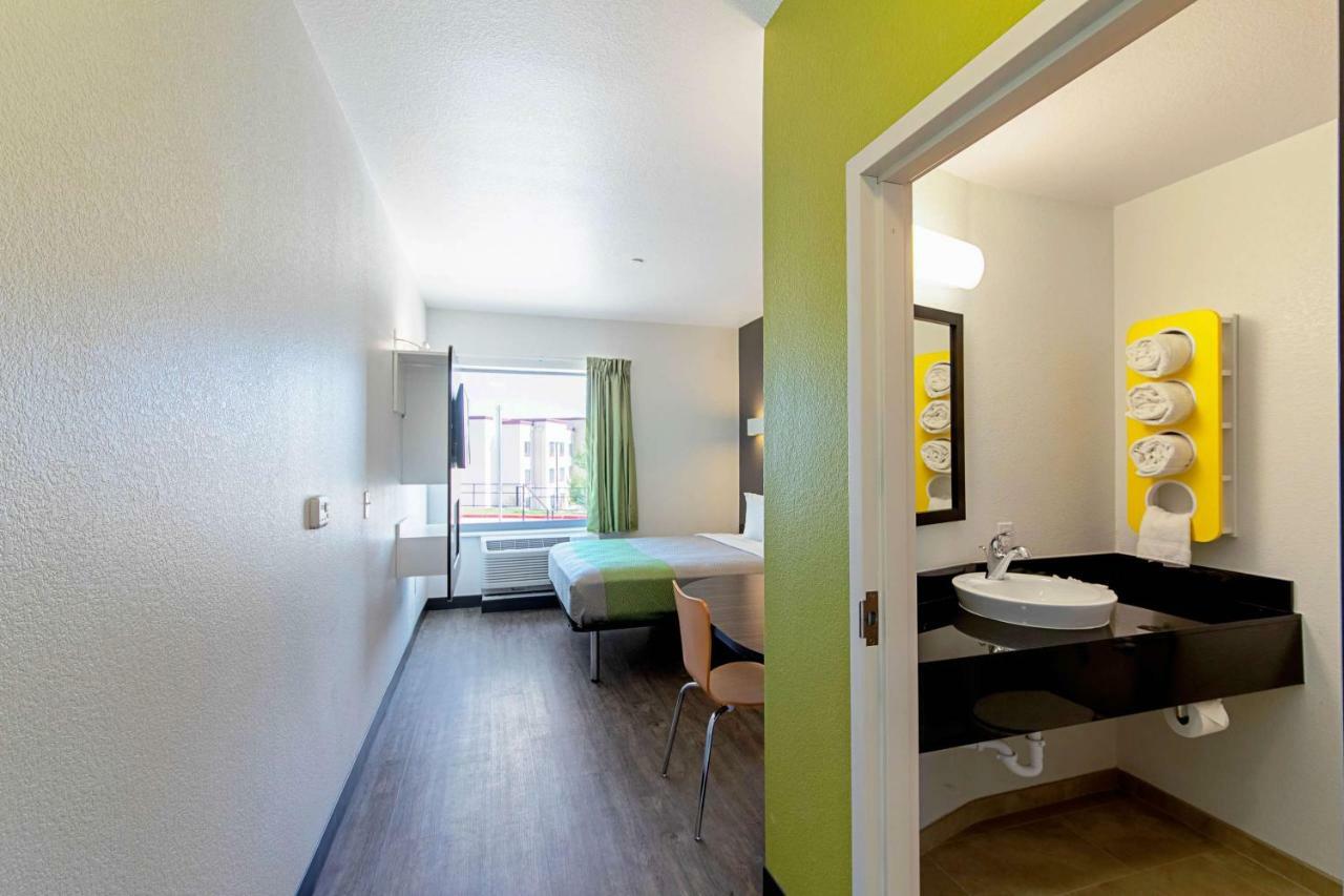 Motel 6 Austin Airport Esterno foto