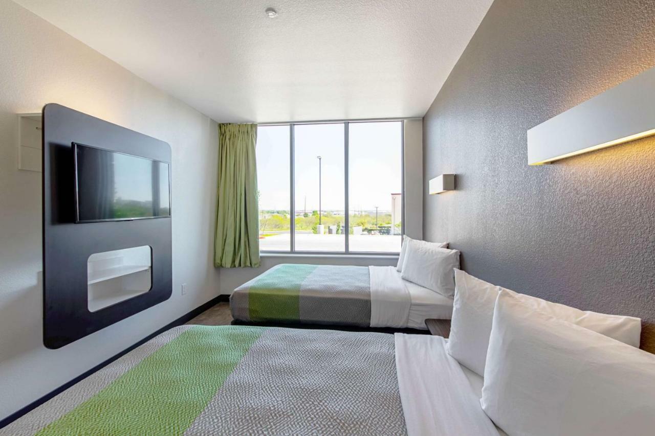 Motel 6 Austin Airport Esterno foto
